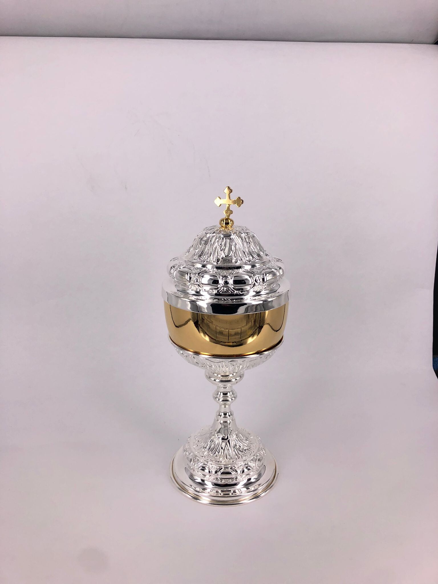 Pisside in argento e oro — restauro diocesano