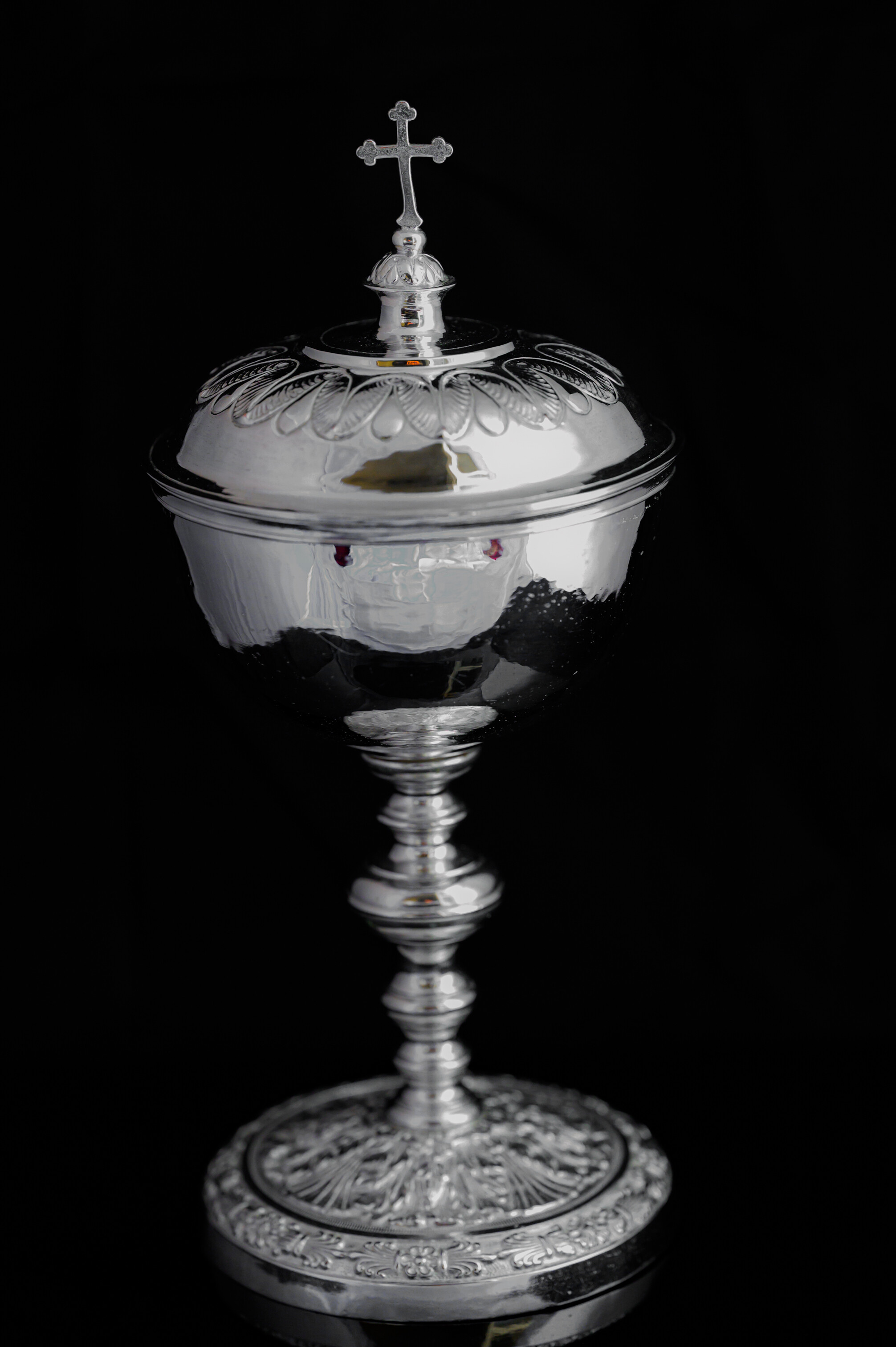 Pissidi in argento — restauro e rifinitura