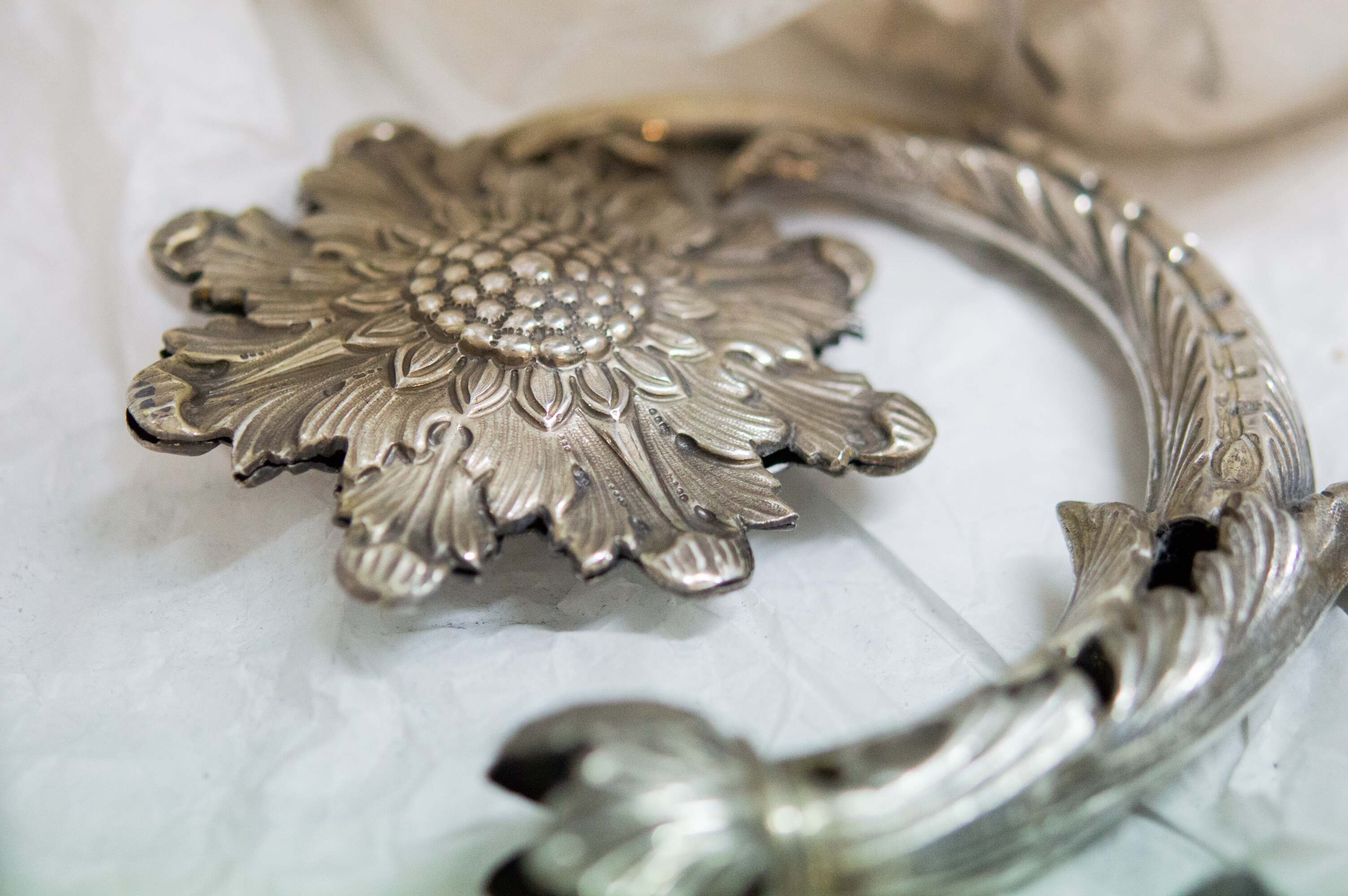 Restauro pastorale — argento e cesello