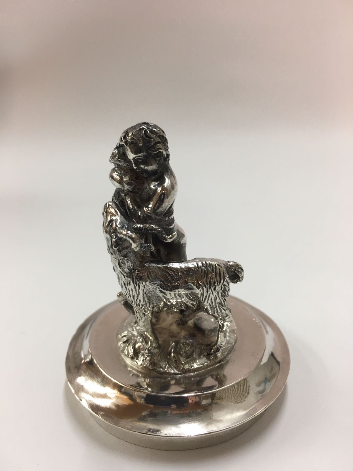Stoppiera argento — figura e lucidatura